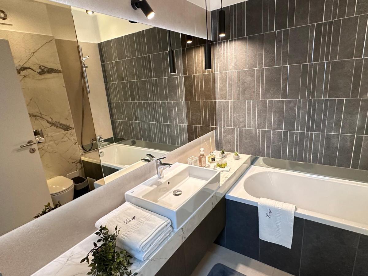 Urban Luxury Flats - Cozy Apartments At Coresi Mall #Braşov Esterno foto
