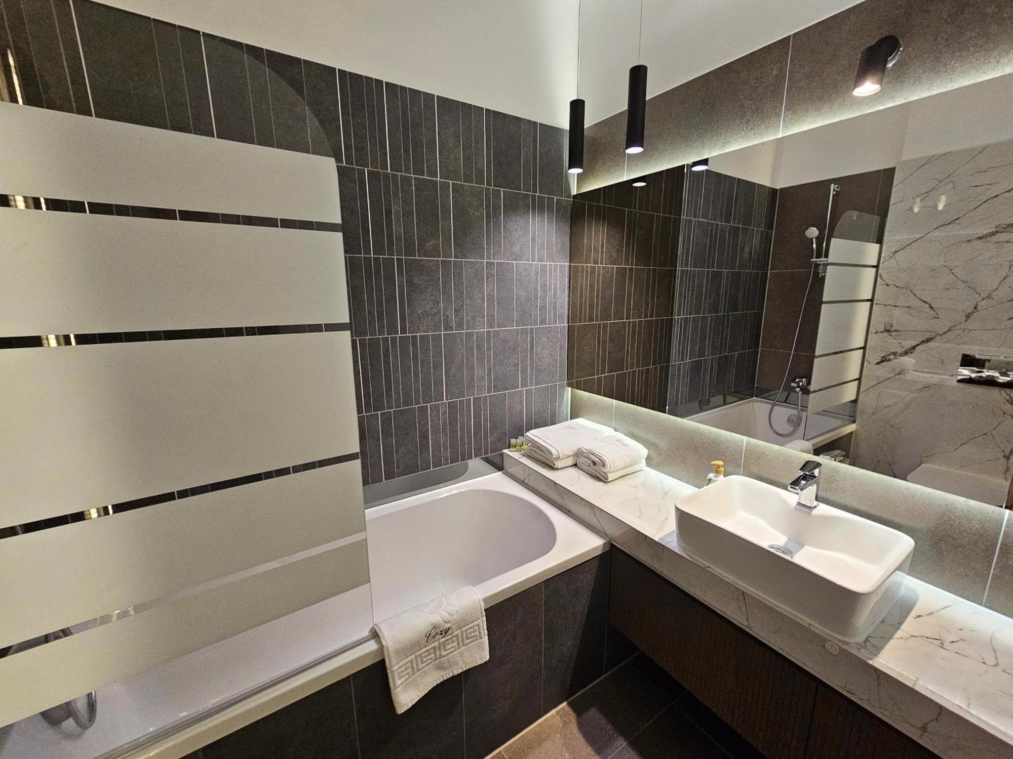 Urban Luxury Flats - Cozy Apartments At Coresi Mall #Braşov Esterno foto